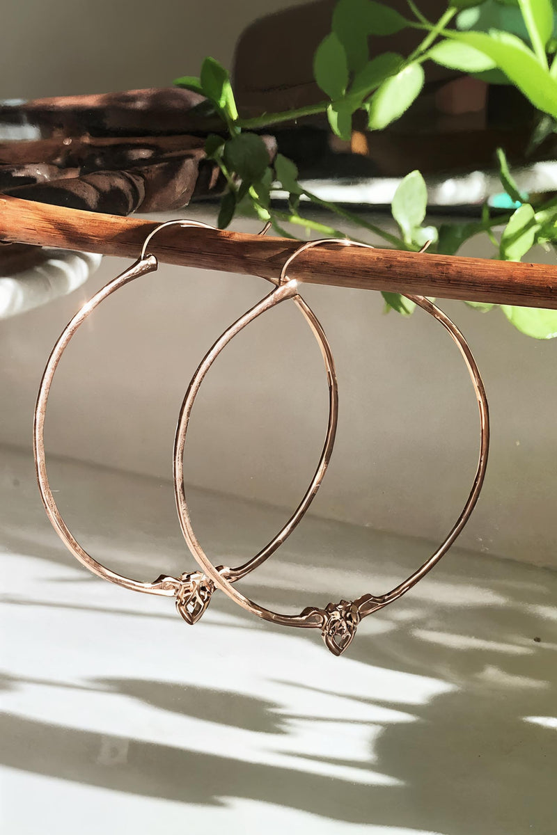 Amorette Hoops