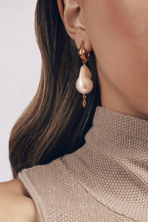 Naya Baroque Pearl Earrings