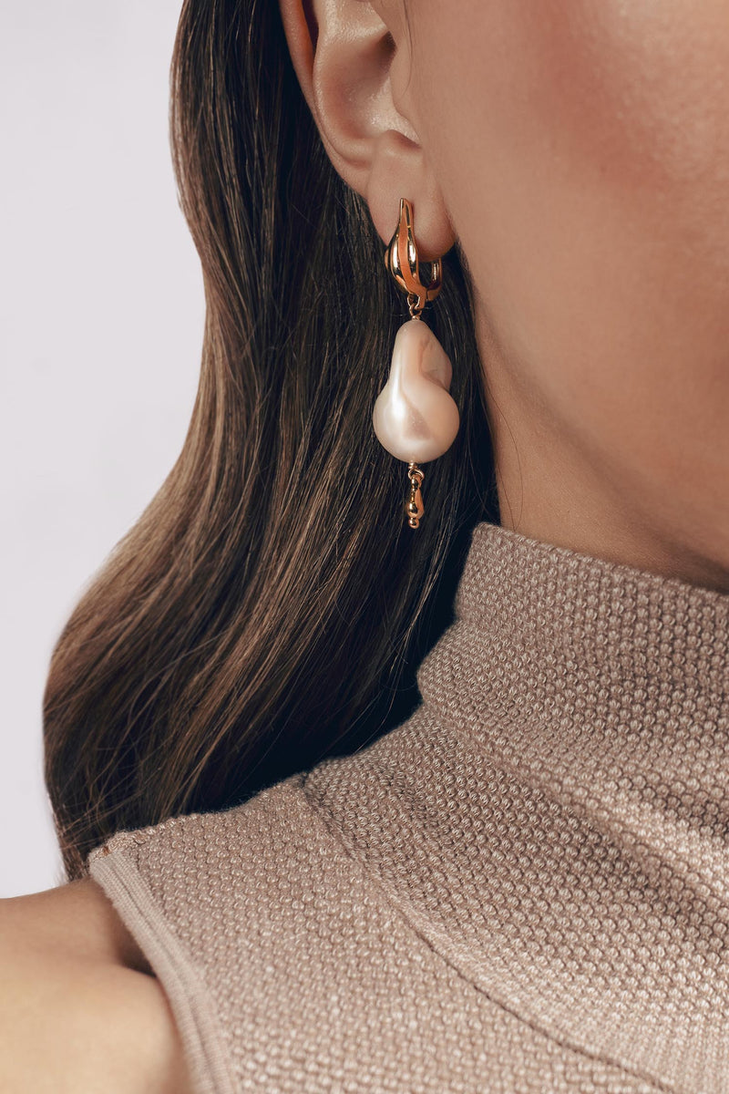 Naya Baroque Pearl Earrings